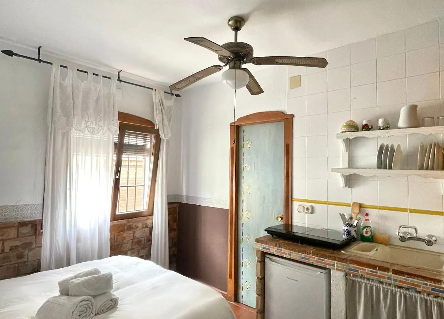 Habitacion Con Bano Y Cocina Privados En Albaicin Granada Homestay